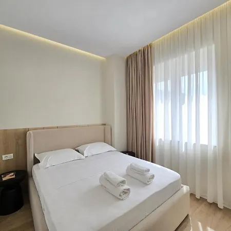 Stylish Base - Center Apartment Tirana